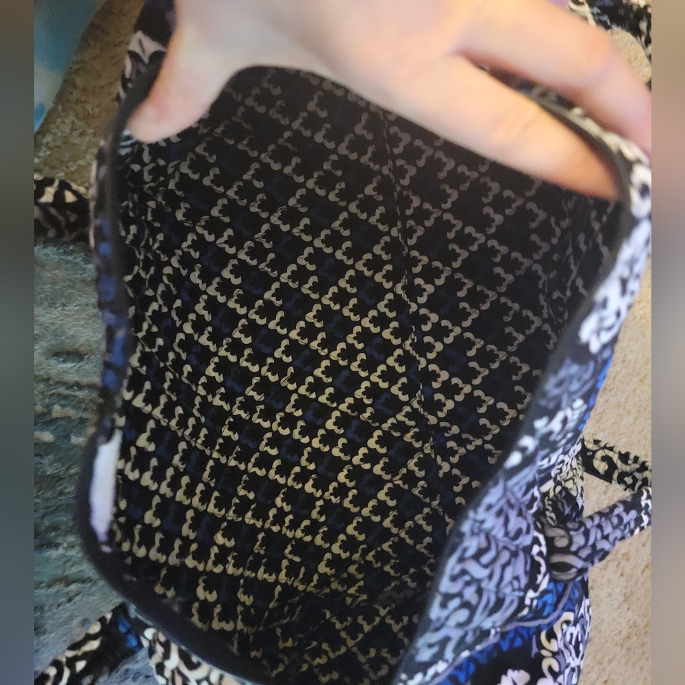 Vera Bradley Women's Duffel Bag small - 18" long - Picture 3 of 5
